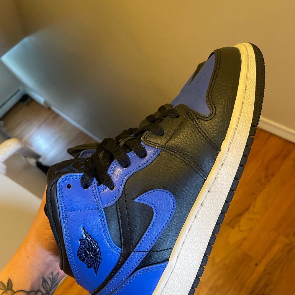 Jordan 1 mid